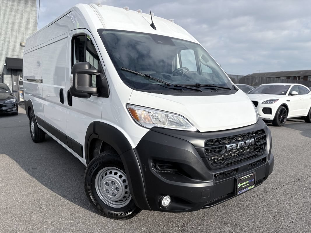 Used 2026 RAM ProMaster 2500 w/ Convenience Group FWD image 3