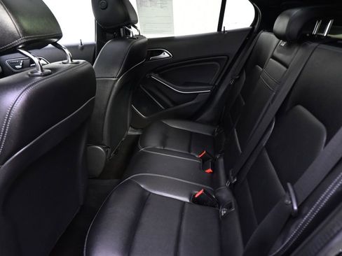 Used 2019 Mercedes-Benz GLA 250 GLA 250 image 15