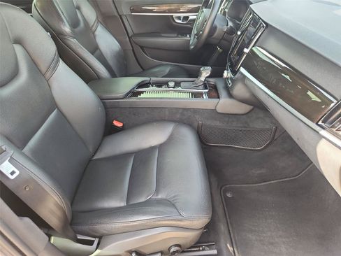 Used 2018 Volvo S90 T5 Momentum w/ Convenience Package FWD image 27