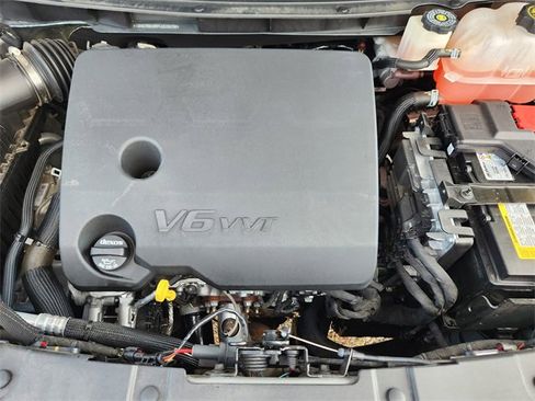 Used 2023 Chevrolet Traverse LT image 31