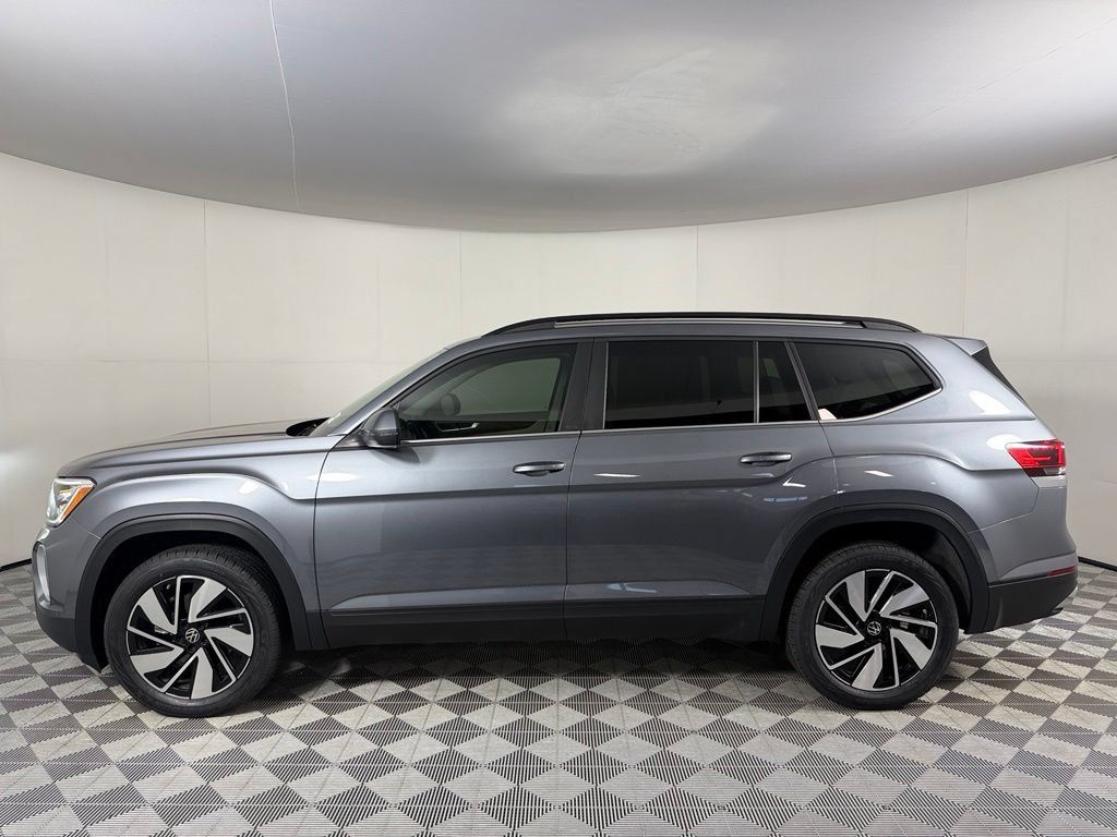 Used 2024 Volkswagen Atlas SE AWD/4WD image 10