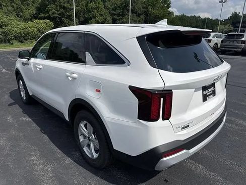 New 2026 Kia Sorento LX FWD image 4