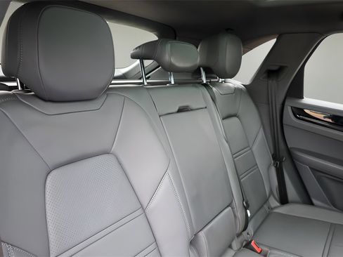 Used 2022 Porsche Cayenne E-Hybrid image 22