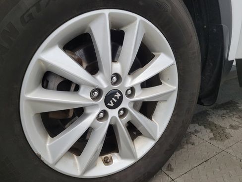 Used 2020 Kia Sorento LX w/ LX I4 Convenience Package image 31