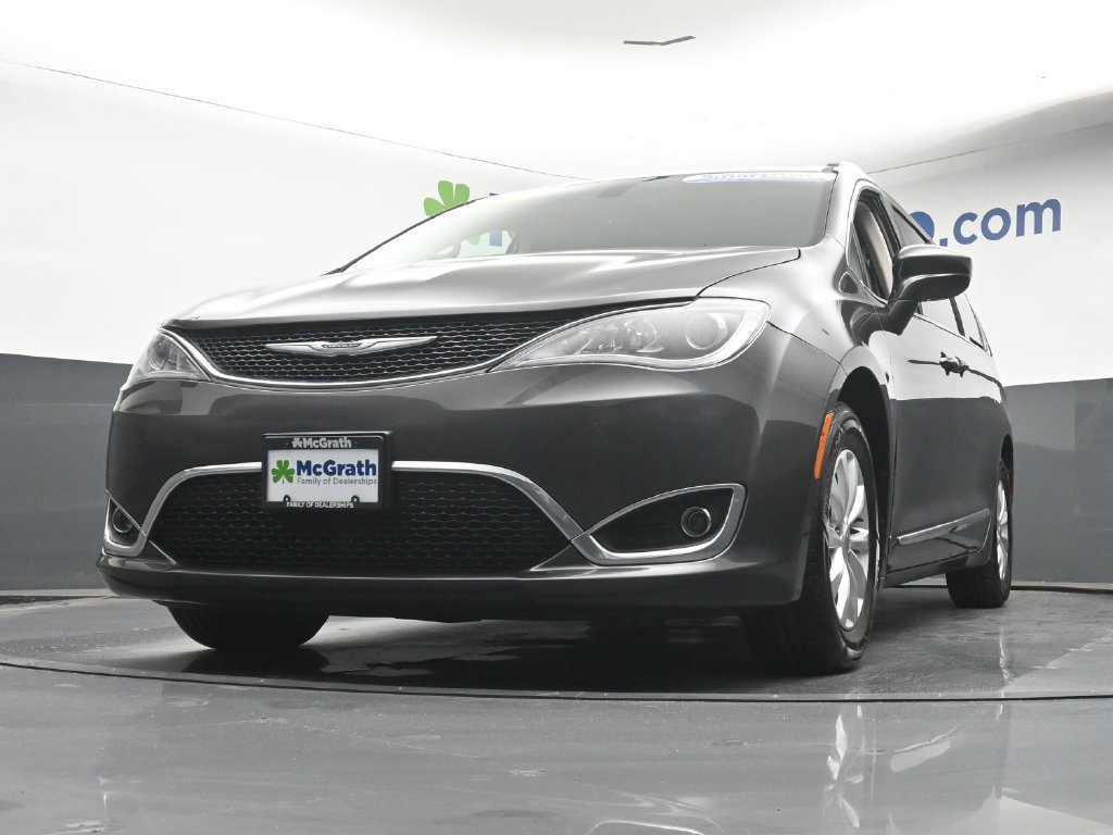 Used 2018 Chrysler Pacifica Touring-L Plus FWD image 7