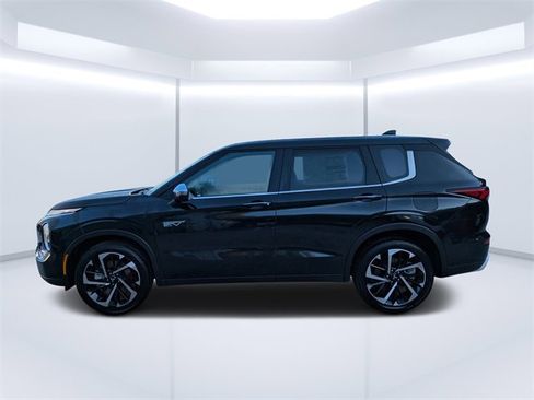 New 2025 Mitsubishi Outlander SE image 6