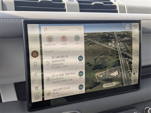 Used 2025 Land Rover Defender 130 X-Dynamic SE image 28