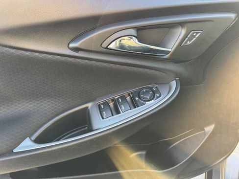 Used 2024 Chevrolet Malibu LT image 13