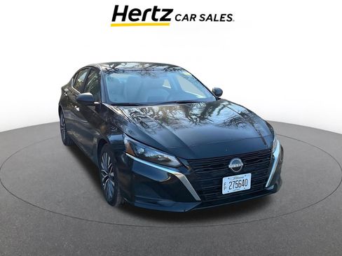 Used 2025 Nissan Altima 2.5 SV image 1