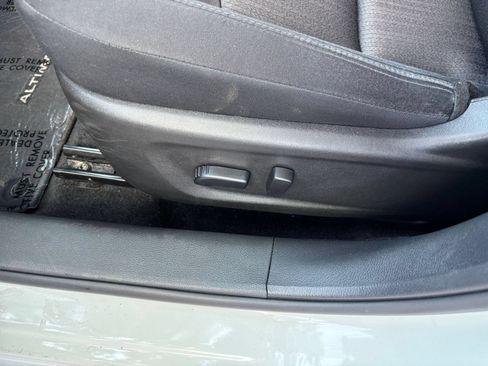 Used 2025 Nissan Altima 2.5 SV FWD image 22