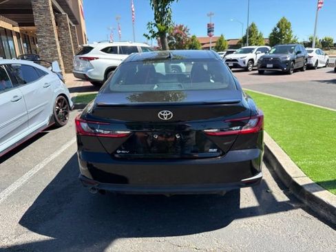 Used 2025 Toyota Camry SE FWD image 13