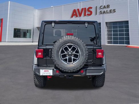 Used 2025 Jeep Wrangler Rubicon w/ Convenience Group image 7