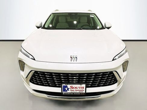 New 2026 Buick Envision Avenir image 2