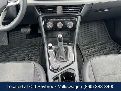 Certified 2023 Volkswagen Taos SE w/ Panoramic Sunroof Package AWD/4WD image 16