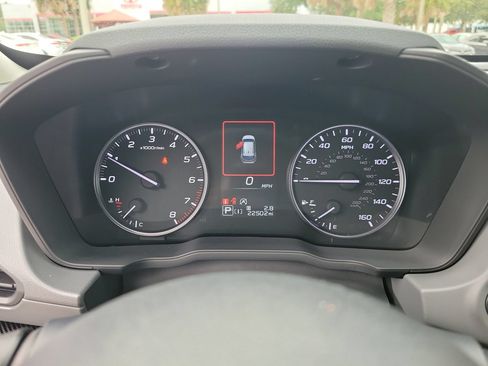Used 2024 Subaru Crosstrek 2.0i Premium AWD/4WD image 21