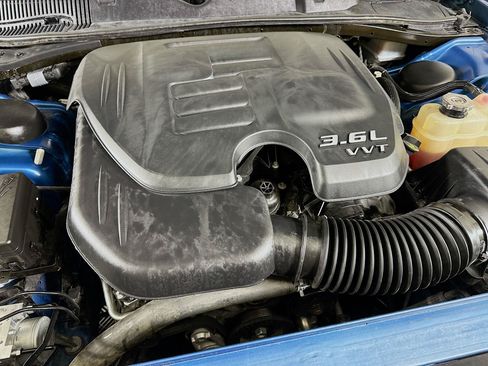Used 2023 Dodge Challenger SXT w/ Plus Package RWD image 29