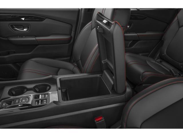 Used 2025 Honda Pilot TrailSport image 13