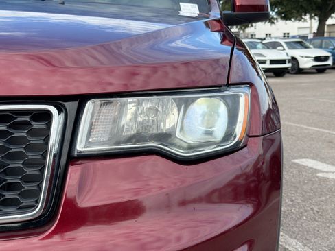 Used 2020 Jeep Grand Cherokee Laredo image 8