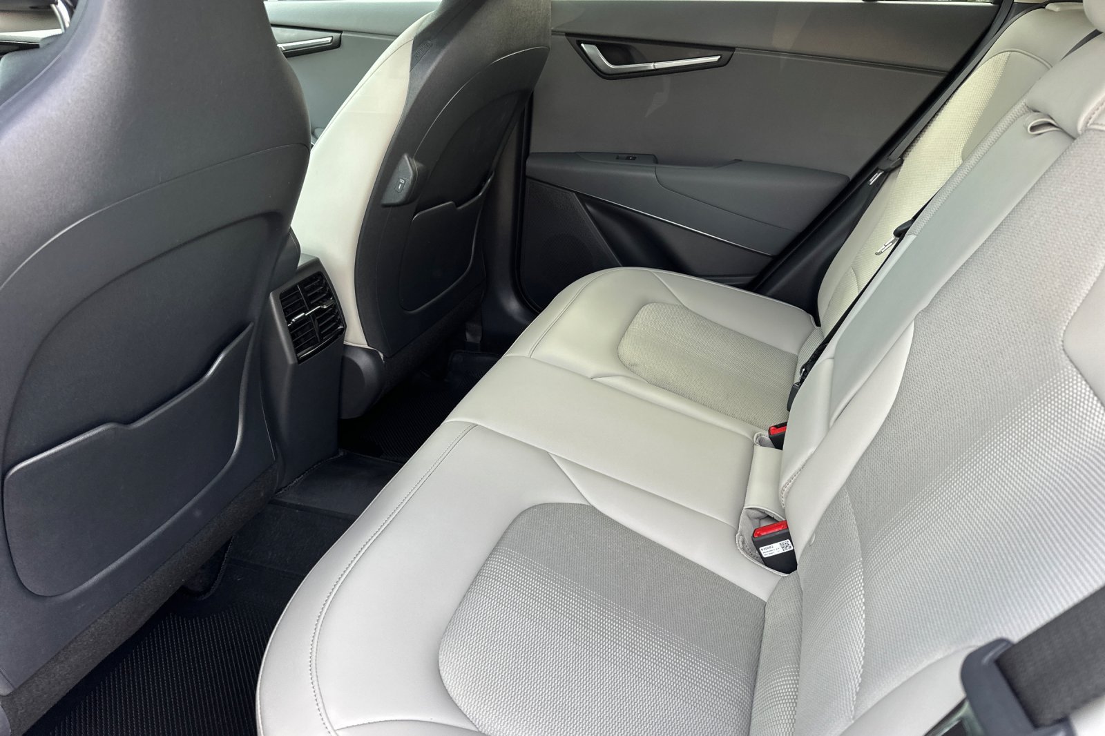 Certified 2026 Kia Niro EX FWD image 14