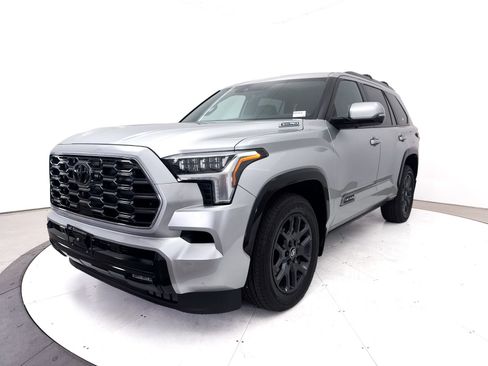 Used 2025 Toyota Sequoia Platinum w/ Tow Technology Package AWD/4WD image 15
