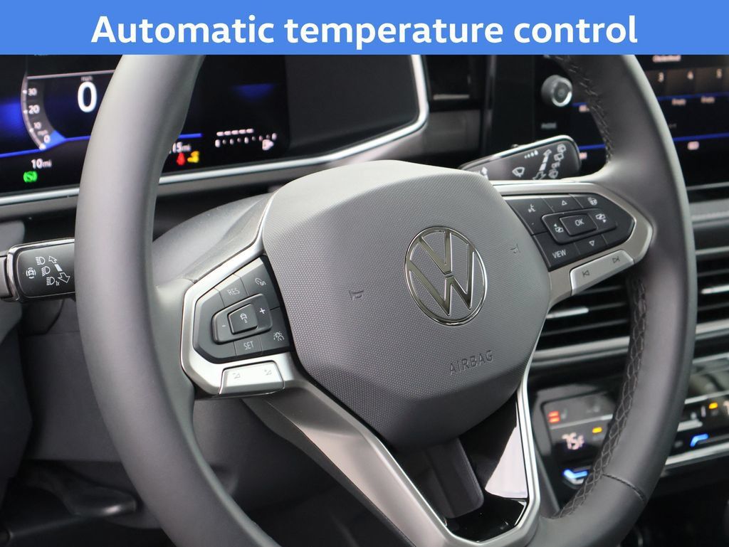 New 2026 Volkswagen Taos SE AWD/4WD image 4