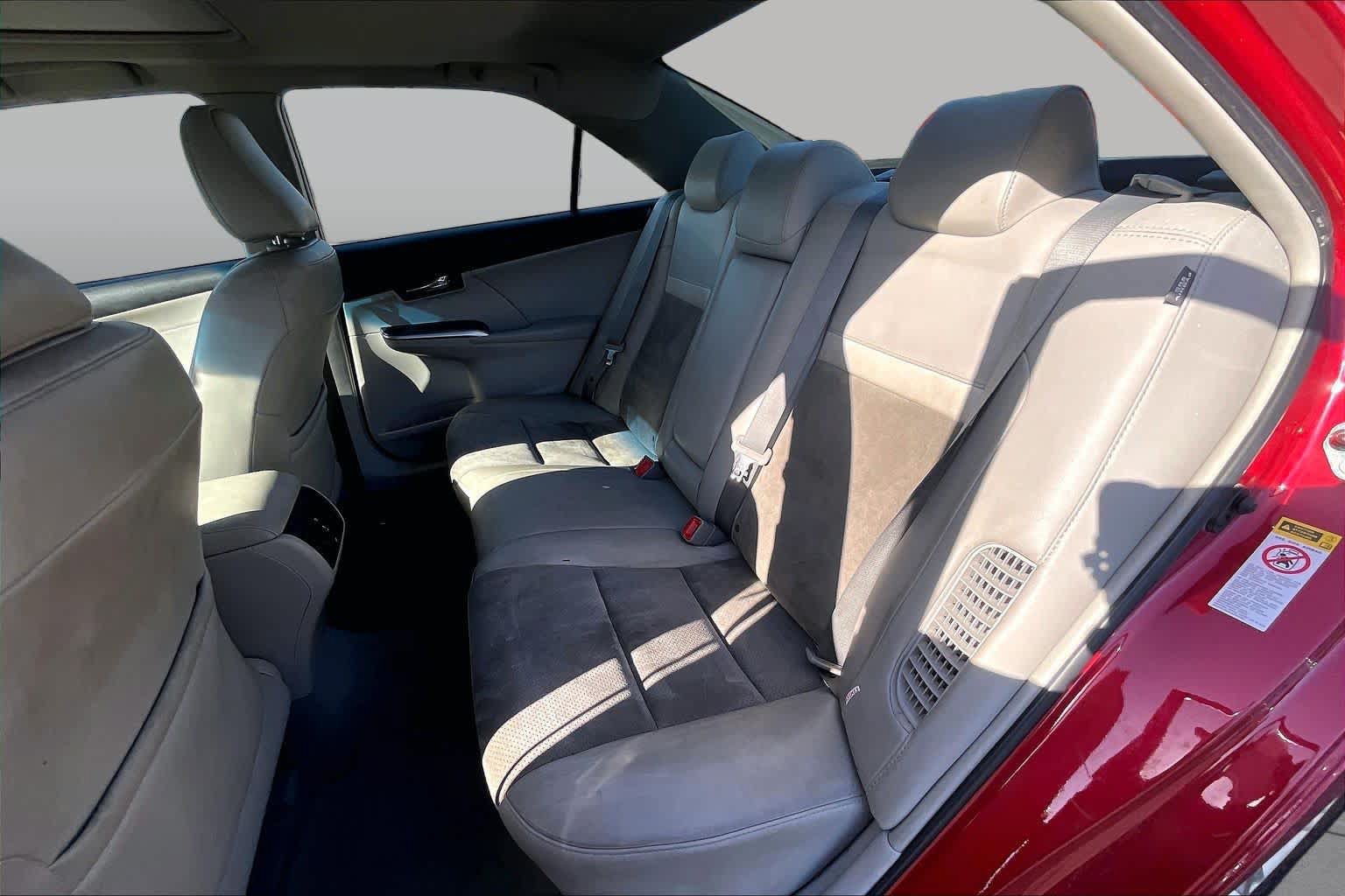 Used 2014 Toyota Camry XLE w/ Leather Package FWD image 20