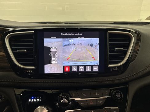 Used 2023 Chrysler Pacifica Pinnacle image 25