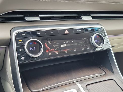 Used 2022 Genesis GV80 2.5T w/ Prestige Package 04 image 24