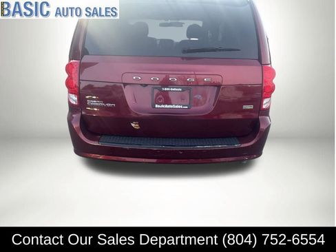 Used 2018 Dodge Grand Caravan SE image 8
