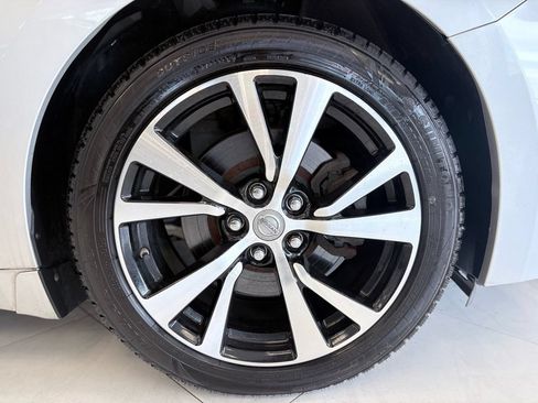 Used 2018 Nissan Maxima Platinum FWD image 43