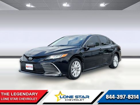 Used 2023 Toyota Camry LE image 1