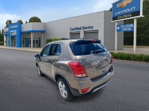 Used 2022 Chevrolet Trax LT w/ LT Convenience Package AWD/4WD image 5