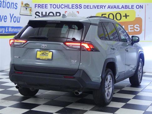 Used 2022 Toyota RAV4 XLE image 6