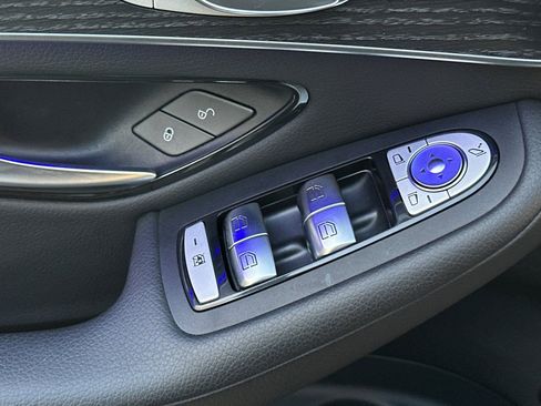 Certified 2022 Mercedes-Benz GLC 300 image 25