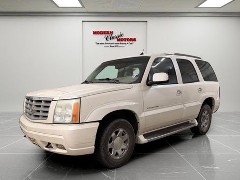 Used 2004 Cadillac Escalade AWD image 3