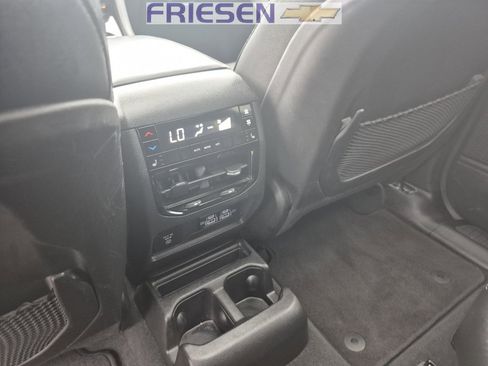 Used 2024 Jeep Grand Cherokee L Limited w/ Luxury Tech Group II image 10