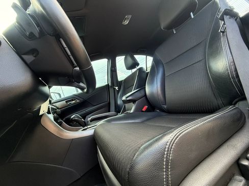 Used 2017 Honda Accord Sport image 17