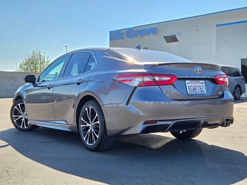 Used 2019 Toyota Camry SE image 6