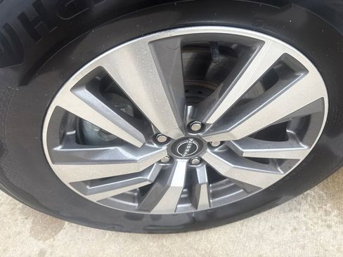 Used 2023 Nissan Pathfinder SL image 10