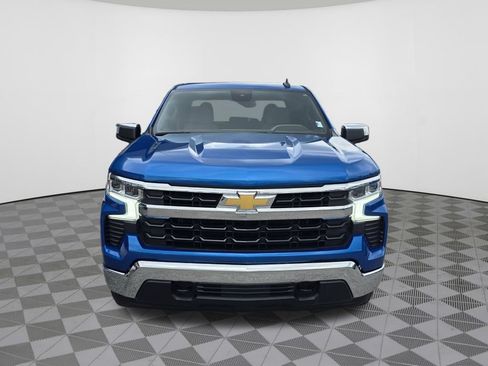 Used 2022 Chevrolet Silverado 1500 LT AWD/4WD image 3