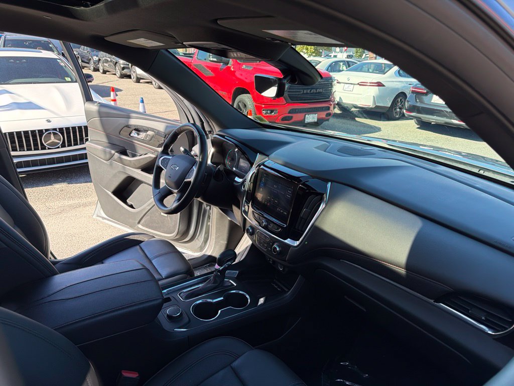 Used 2023 Chevrolet Traverse RS w/ LPO, Floor Liner Package AWD/4WD image 15