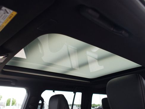 Used 2024 Lexus GX 550 w/ Accessory Package (31) AWD/4WD image 6