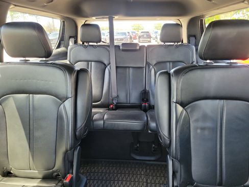 Used 2024 Jeep Wagoneer Series III image 11