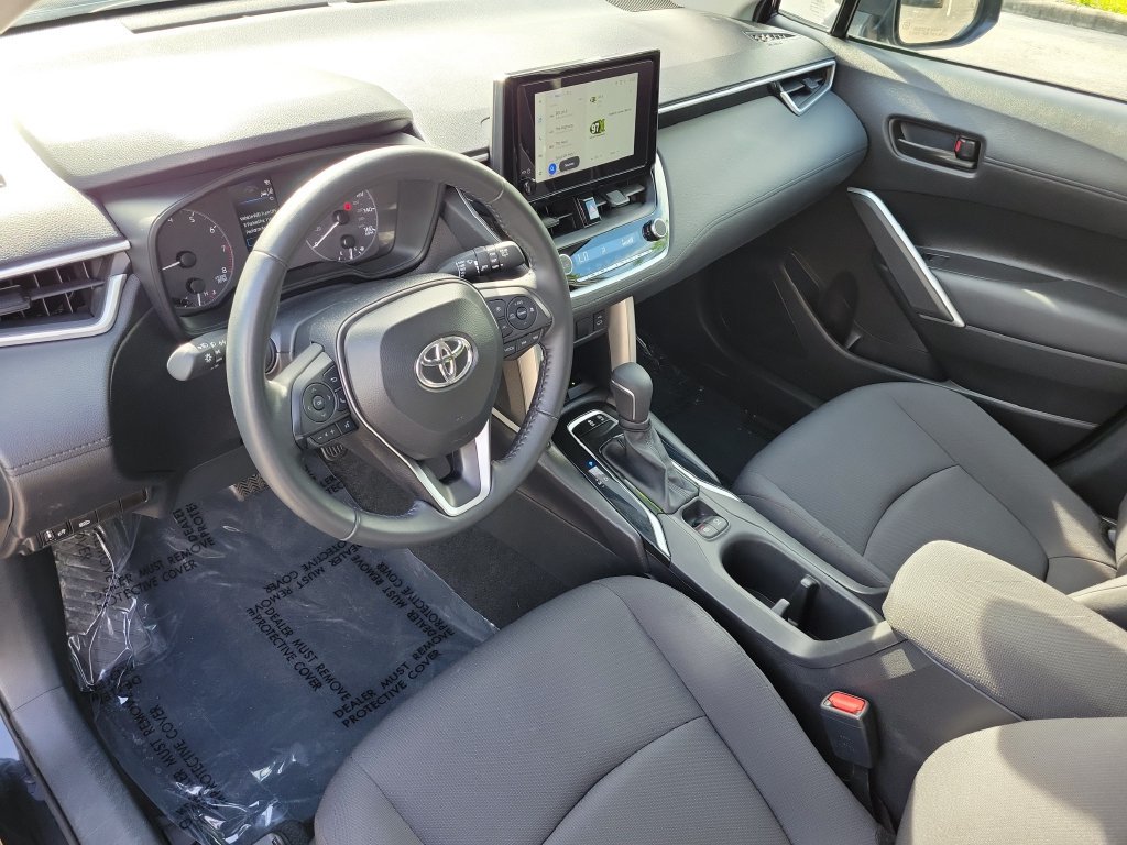 Used 2025 Toyota Corolla Cross LE w/ Moonroof Package FWD image 20