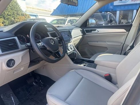 Used 2019 Volkswagen Atlas SE w/ Towing Package image 10