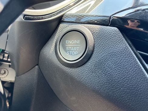 Used 2025 Ford Escape ST-Line AWD/4WD image 16