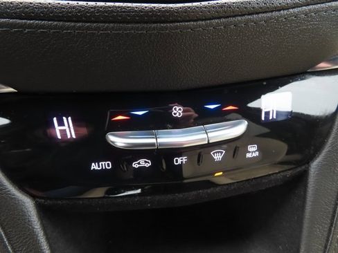 Used 2019 Cadillac XT5 FWD image 30