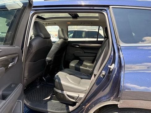 Used 2020 Toyota Highlander Platinum AWD/4WD image 9