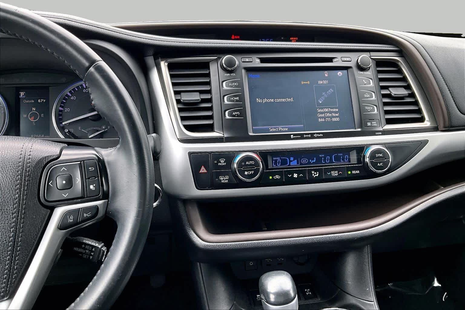 Used 2019 Toyota Highlander XLE AWD/4WD image 7