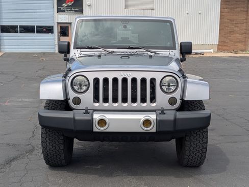 Used 2014 Jeep Wrangler Unlimited Sahara w/ Max Tow Package AWD/4WD image 11